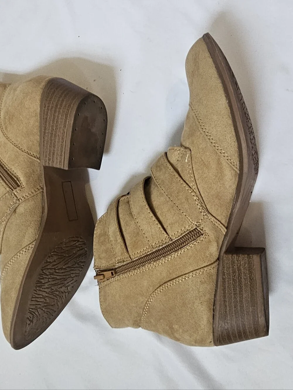 SO Tan Faux Suede Triple Buckle Western Ankle Boots Size 7.5